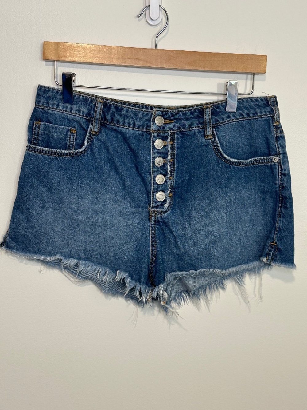 Pilcro Low Slung Cut Off Denim Shorts Exposed Button Fly Size 29 Mid Rise